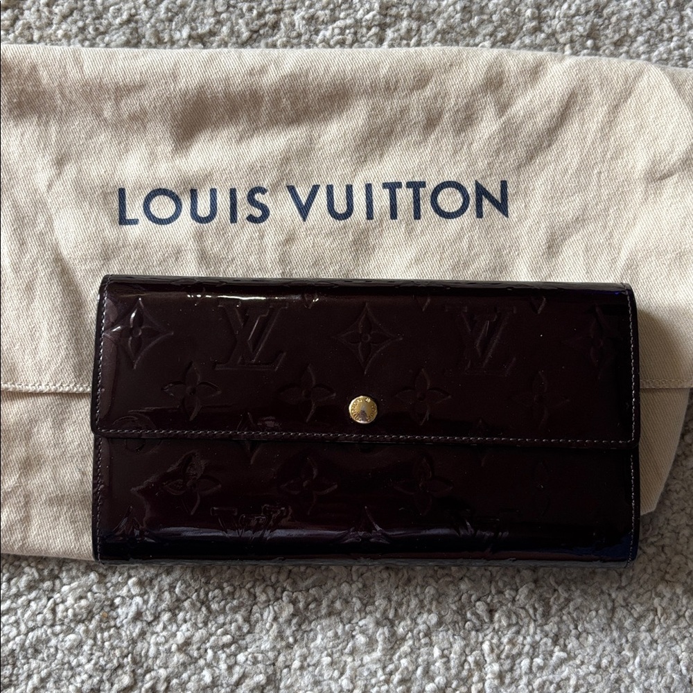 Louis Vuitton Amarante Monogram Vernis Sarah Wallet